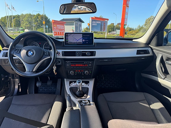 BMW 318d 6 of 7