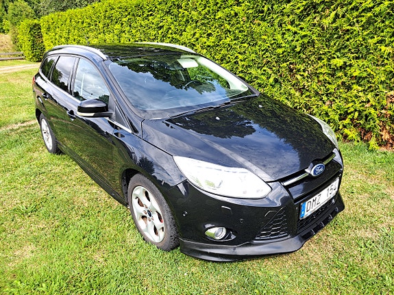 Ford Focus 2 of 4