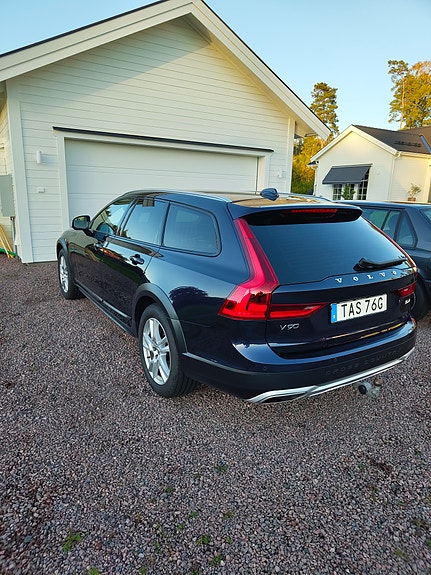 Volvo V90 Cross Country 3 of 8