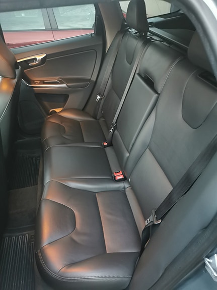 Volvo XC60 8 of 14