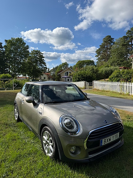 MINI Cooper 3 of 5