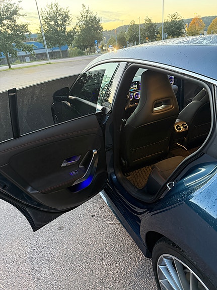 Mercedes-Benz CLA250 e 14 of 19