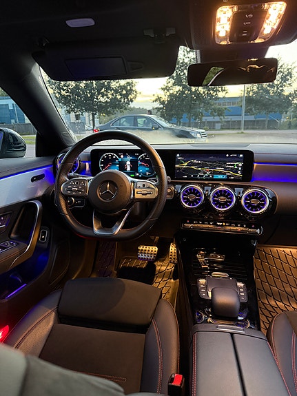 Mercedes-Benz CLA250 e 17 of 19