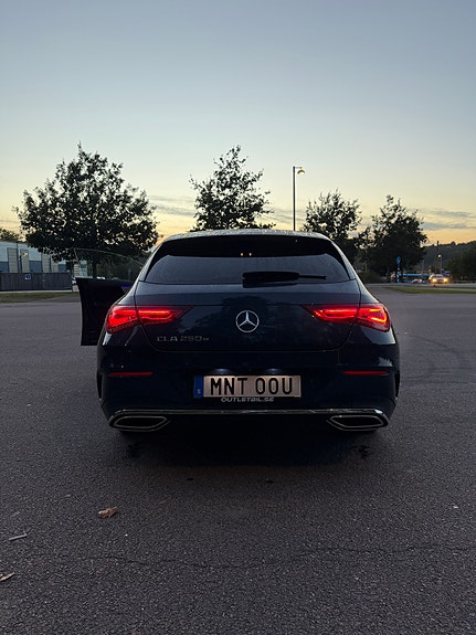 Mercedes-Benz CLA250 e 9 of 19