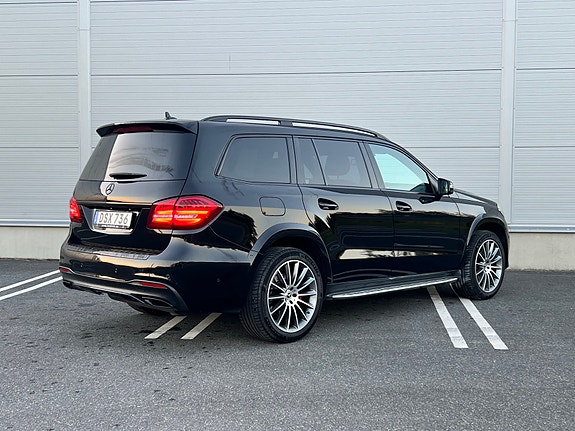 Mercedes-Benz GLS350 d 2 of 4
