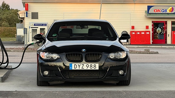 BMW 335i 2 of 4