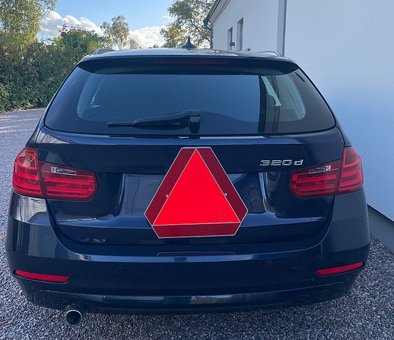 BMW 320d 4 of 7