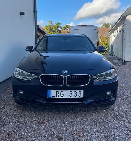 BMW 320d 2 of 7