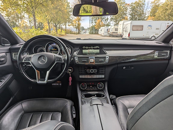Mercedes-Benz CLS350 9 of 16