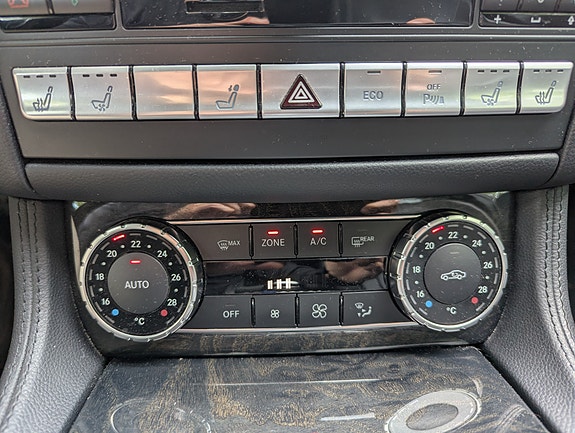 Mercedes-Benz CLS350 14 of 16