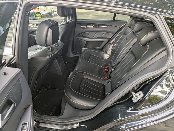Mercedes-Benz CLS350 8 of 16