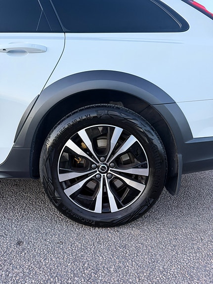 Volvo V90 Cross Country 5 of 8