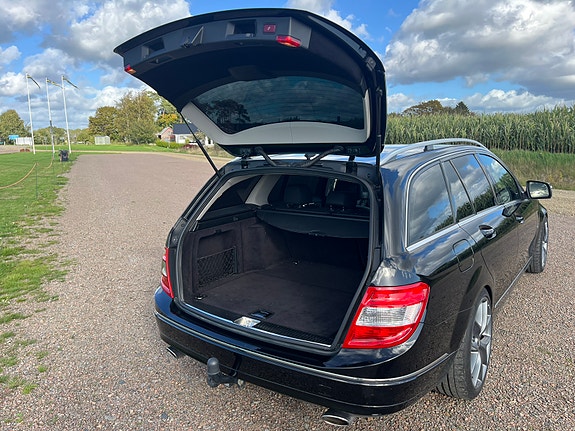 Mercedes-Benz C280 9 of 9