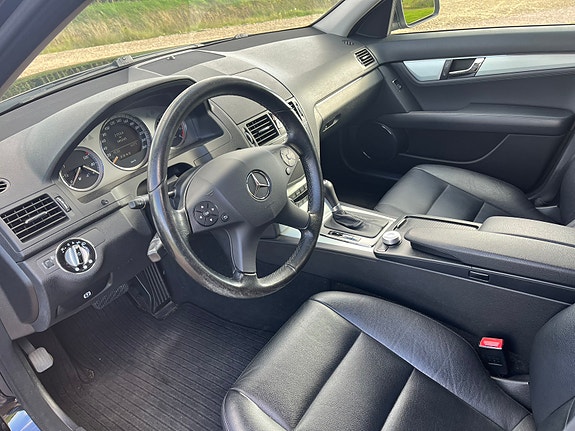 Mercedes-Benz C280 6 of 9