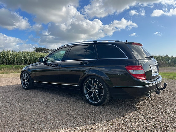 Mercedes-Benz C280 4 of 9