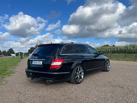 Mercedes-Benz C280 3 of 9