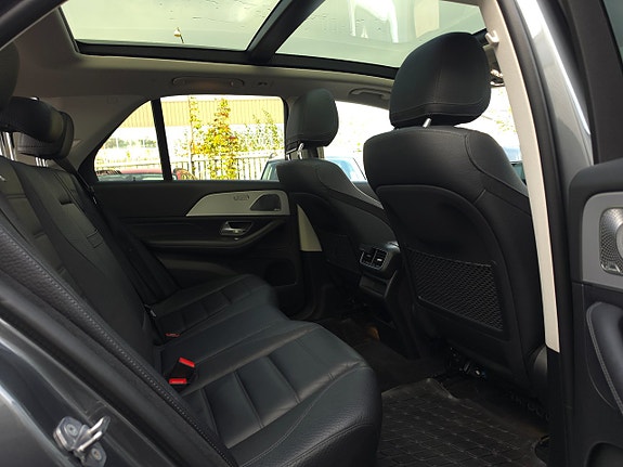 Mercedes-Benz GLE300 d 10 of 16