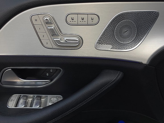 Mercedes-Benz GLE300 d 12 of 16