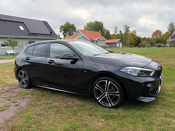 BMW 118i 4 of 14