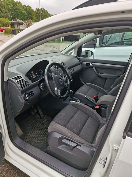 Volkswagen Touran 6 of 9