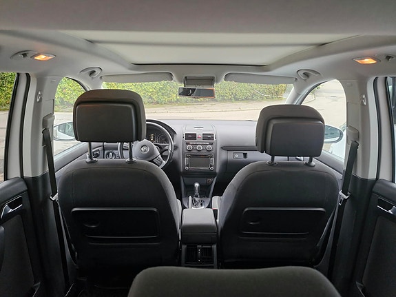 Volkswagen Touran 5 of 9