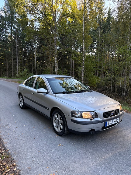 Volvo S60 2 of 11