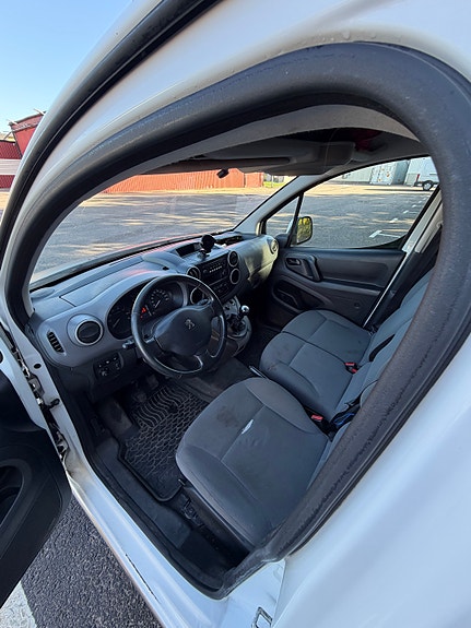Peugeot Partner 10 of 12
