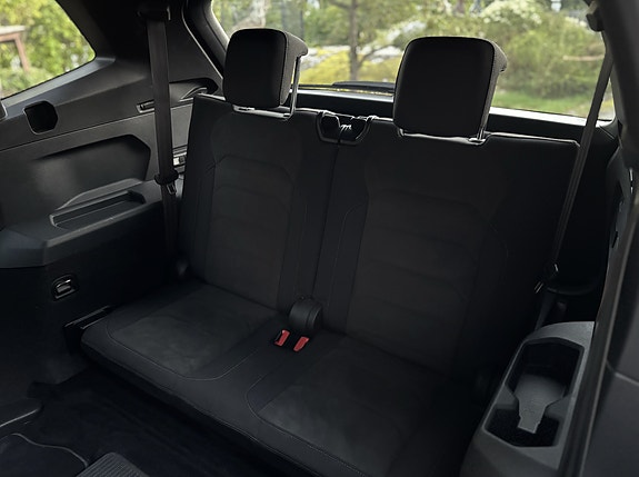 Volkswagen Tiguan Allspace 9 of 12