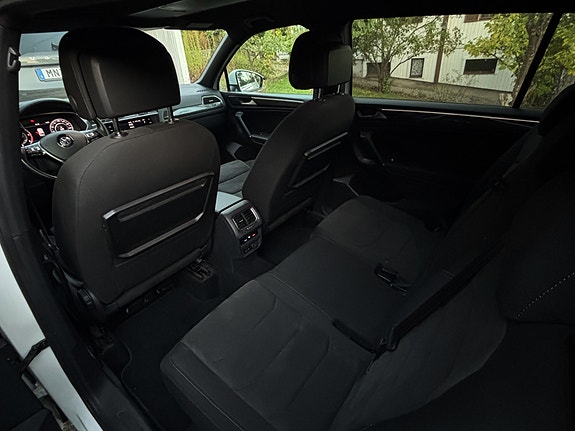 Volkswagen Tiguan Allspace 8 of 12