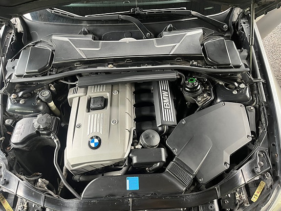 BMW 325i 9 of 9