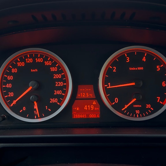BMW 523i 11 of 13