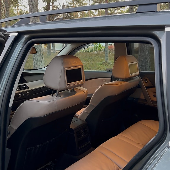BMW 523i 9 of 13