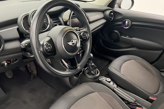 MINI Cooper 5 of 7