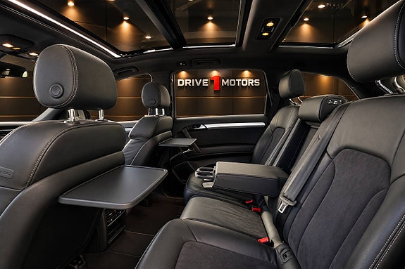 Audi Q7 8 of 12