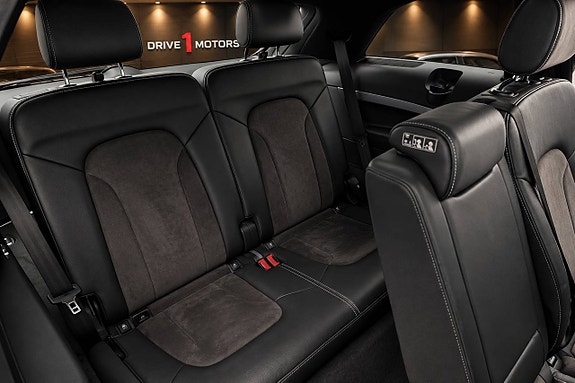 Audi Q7 9 of 12