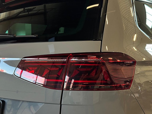 Volkswagen Passat 10 of 22