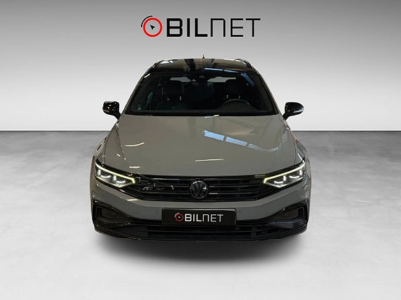 Volkswagen Passat 7 of 22
