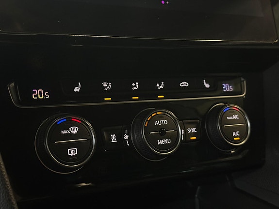 Volkswagen Passat 15 of 22