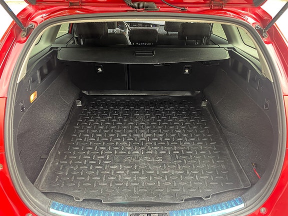 Toyota Auris 8 of 14