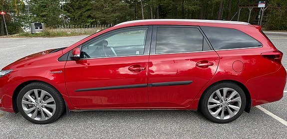 Toyota Auris 3 of 14