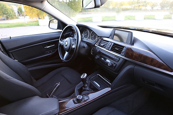BMW 320d 11 of 13