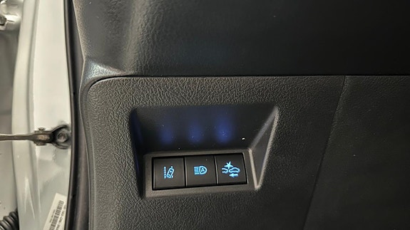 Toyota Yaris 11 of 30