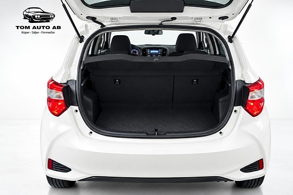 Toyota Yaris 5 of 30