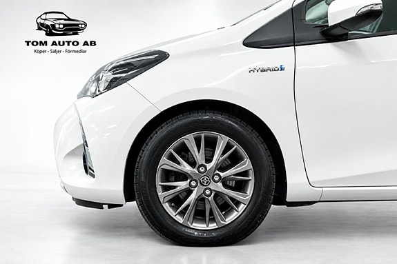 Toyota Yaris 3 of 30