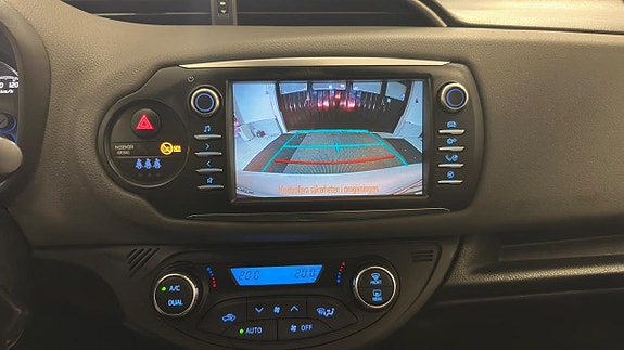 Toyota Yaris 26 of 30