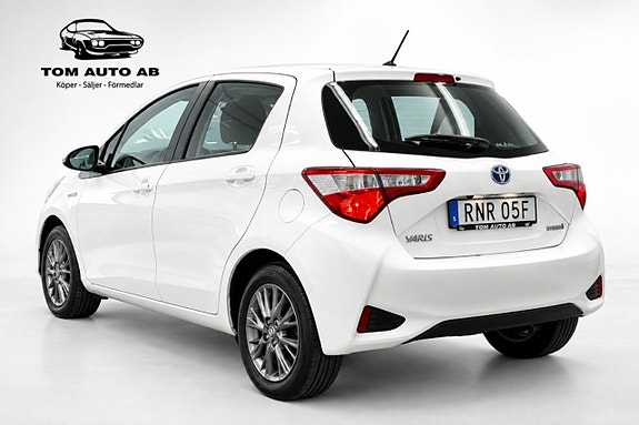 Toyota Yaris 4 of 30