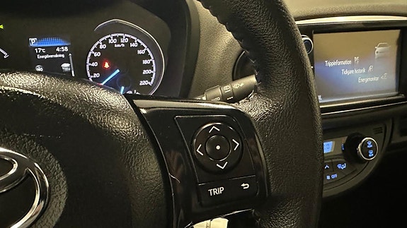 Toyota Yaris 24 of 30