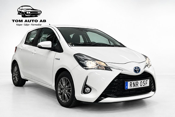 Toyota Yaris 7 of 30