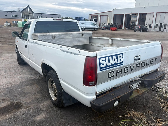 Chevrolet C2500 3 of 5