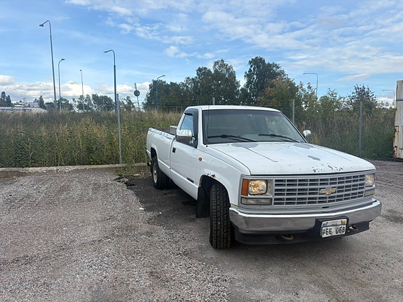 Chevrolet C2500 2 of 5